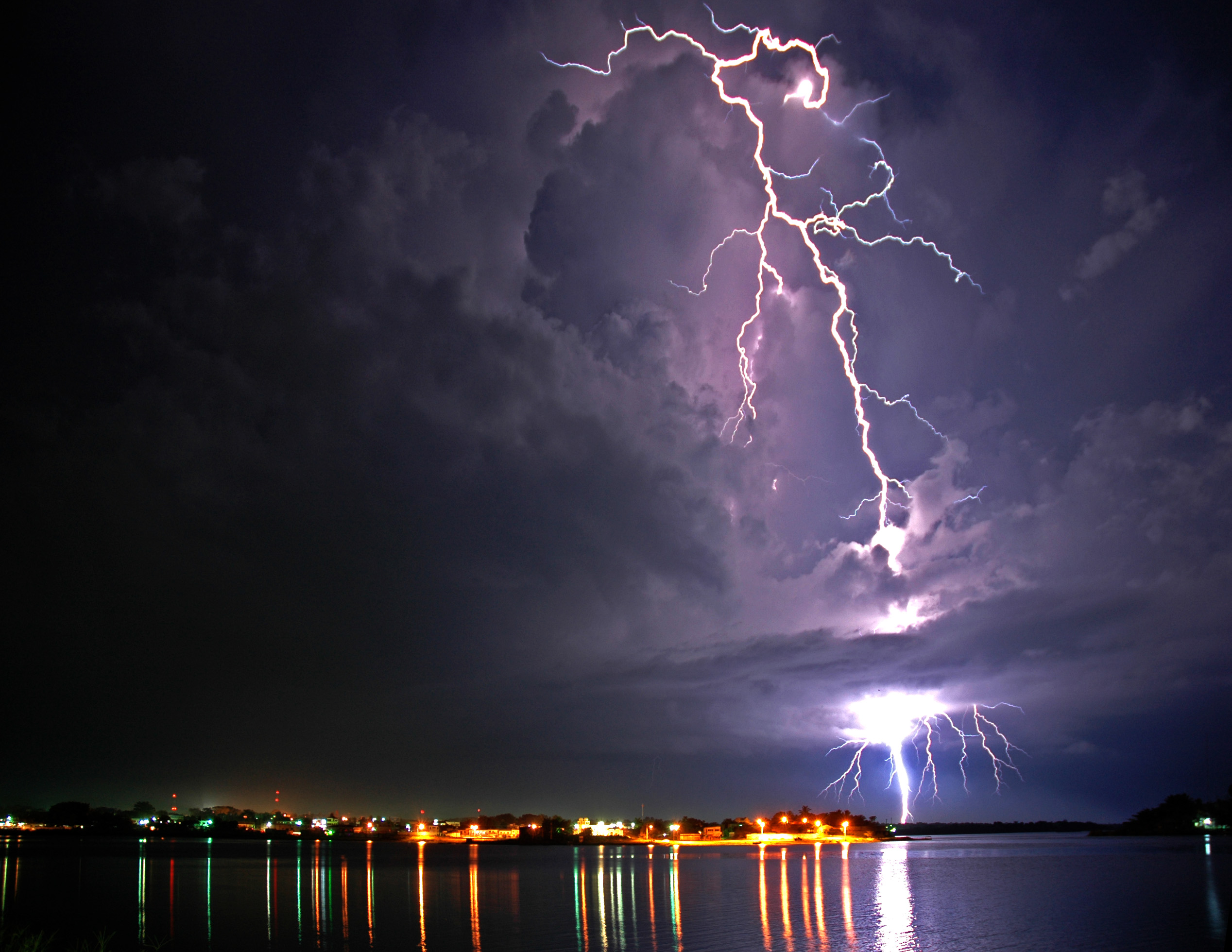 Home Phenomena Lightning Storm Wallpaper