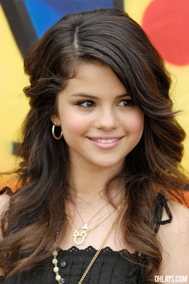 Selena Gomez iPhone Wallpaper Ohlays