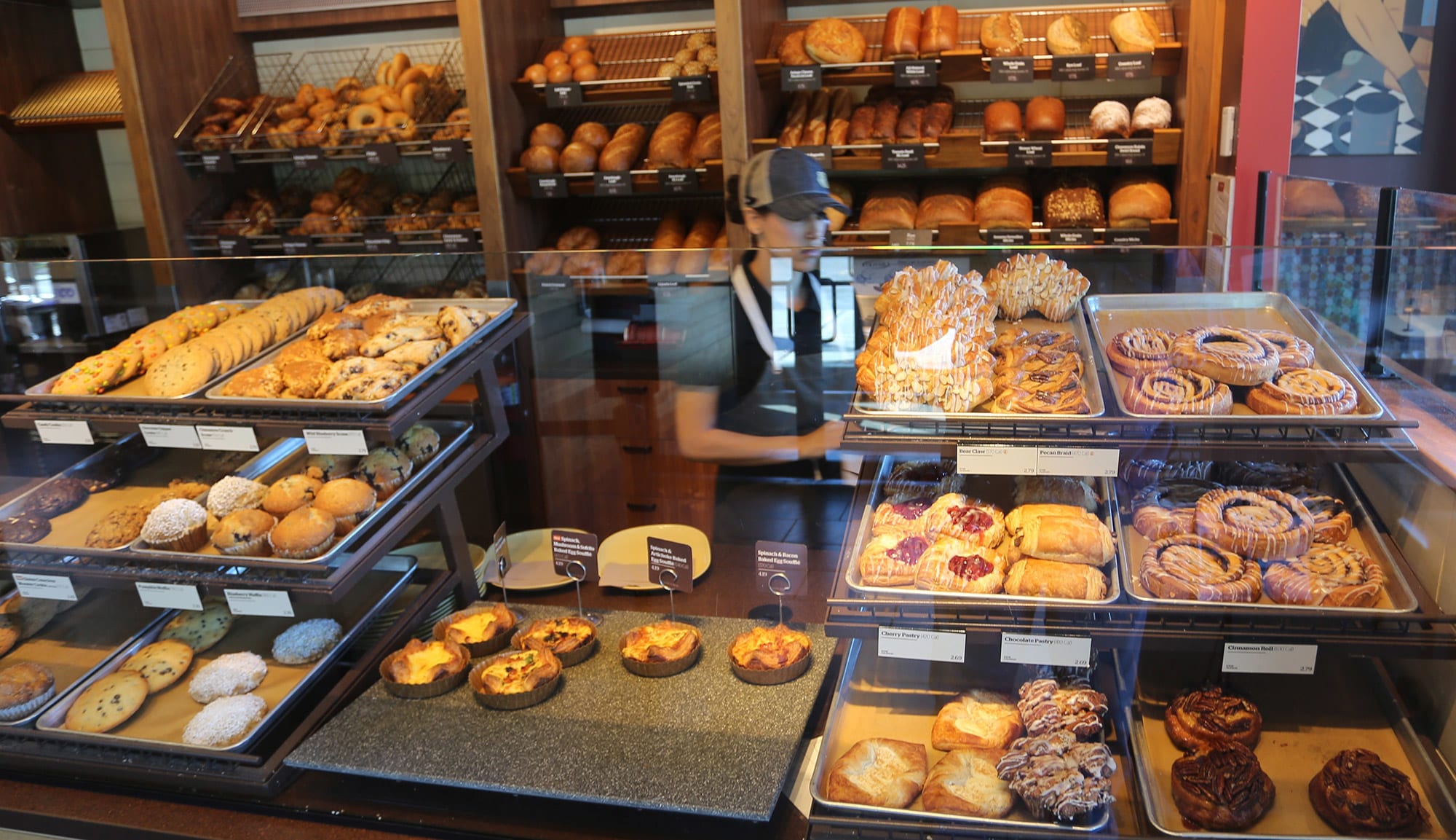 Fast Food Restaurants In America Are Losing Of Workers Every Year