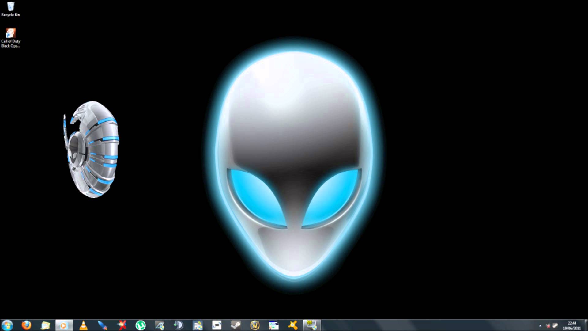 Alienware Windows 7 theme and Windows Media Player 12 skin 1920x1080