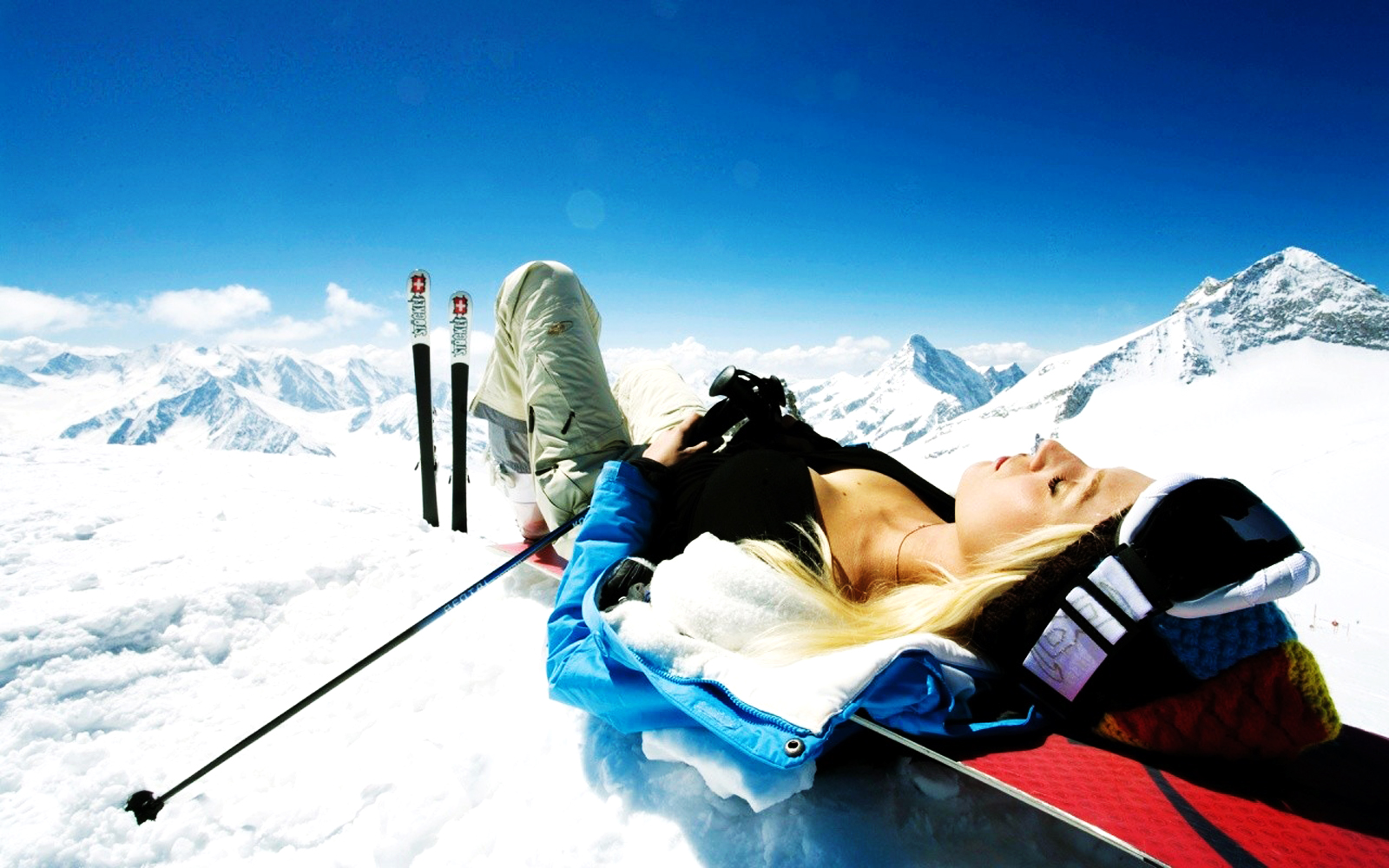 Cool Skiing Winter Sports HD Wallpaper