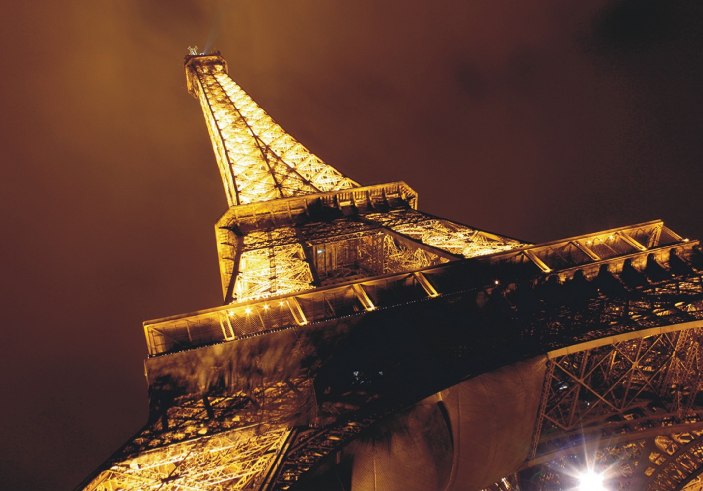 Wall Mural Wallpaper Eiffel Tower By Night Lighted Paris Photo Cm