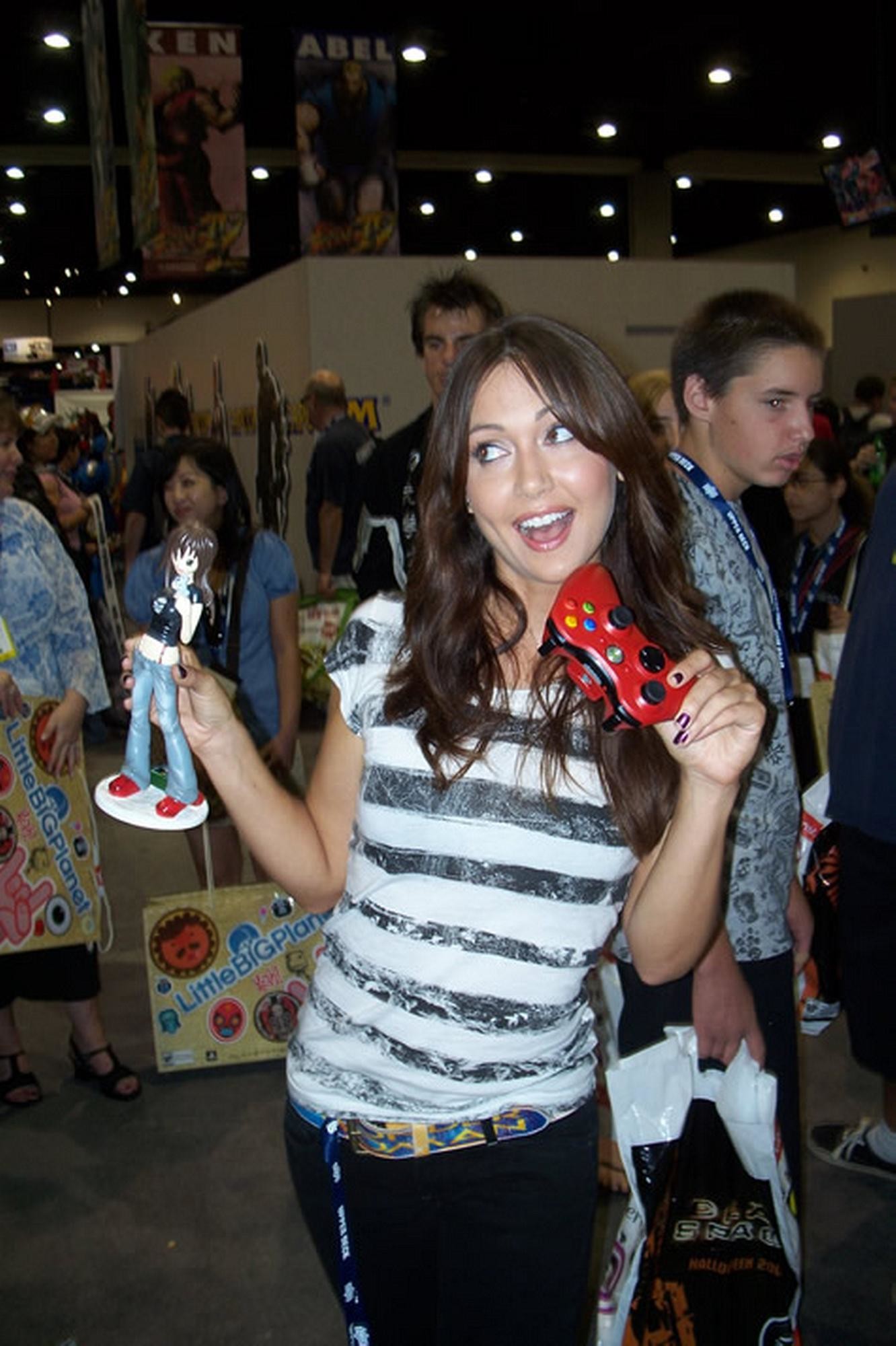 Jessica Chobot Wallpaper