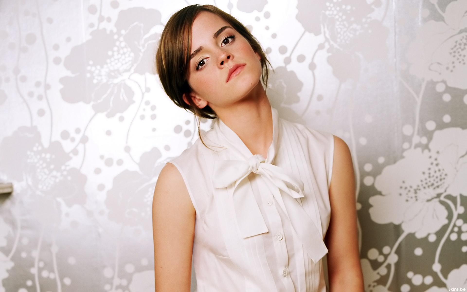 Emma Watson Wide HD Wallpaper