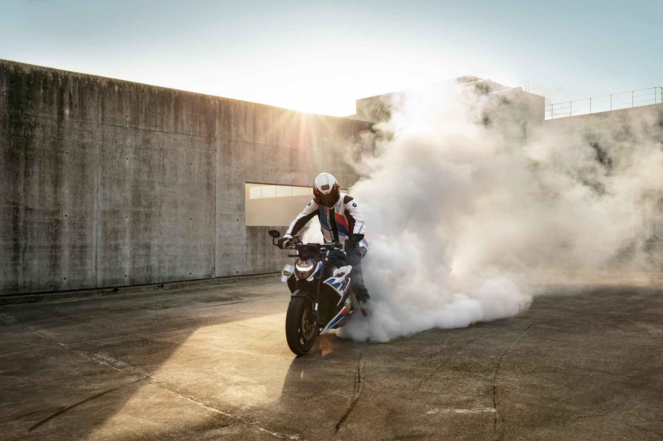 The New Bmw M R Inside Motorcycles Magazine