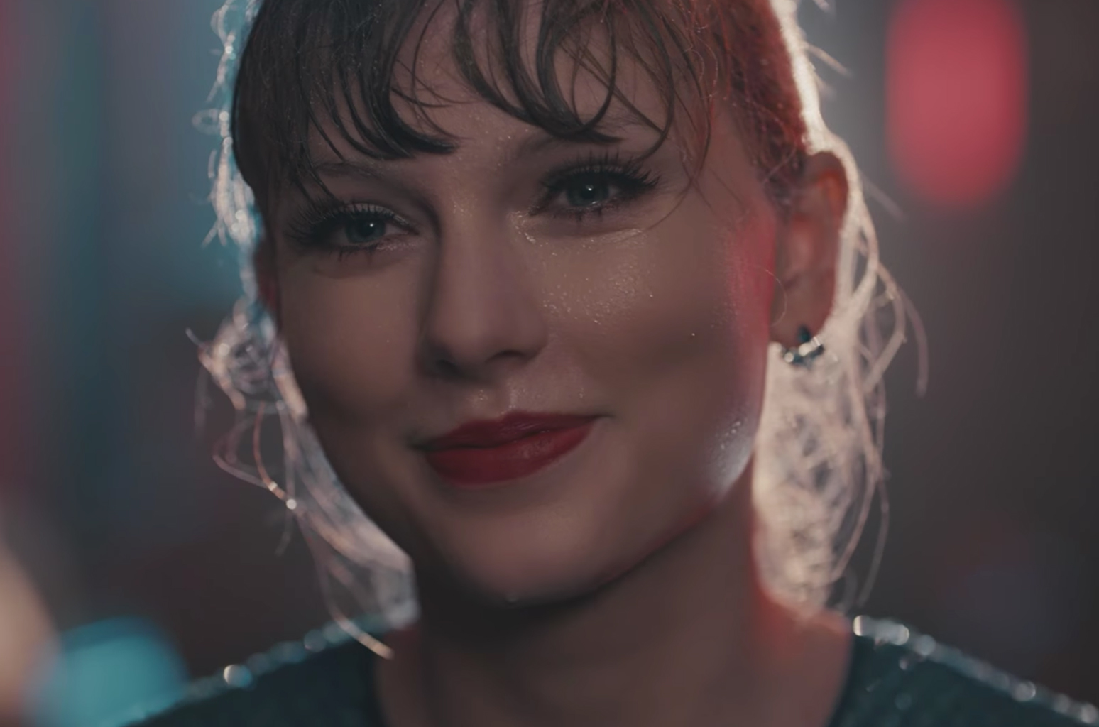 Taylor Swift S Delicate Video Watch Billboard