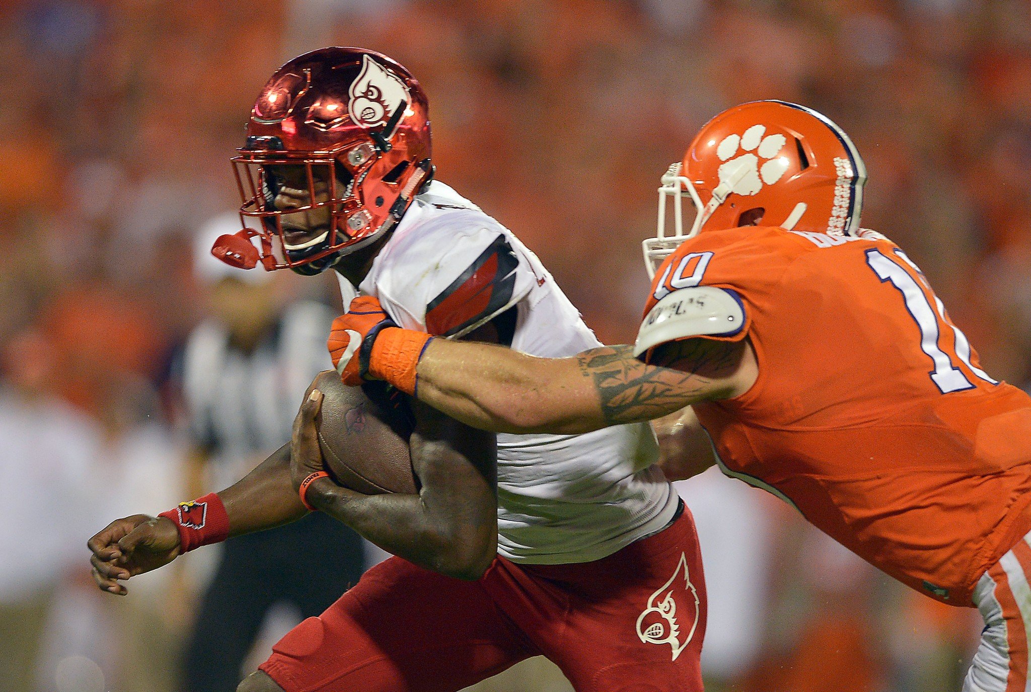Clemson S Ben Boulware Apologizes For Incident In Pile