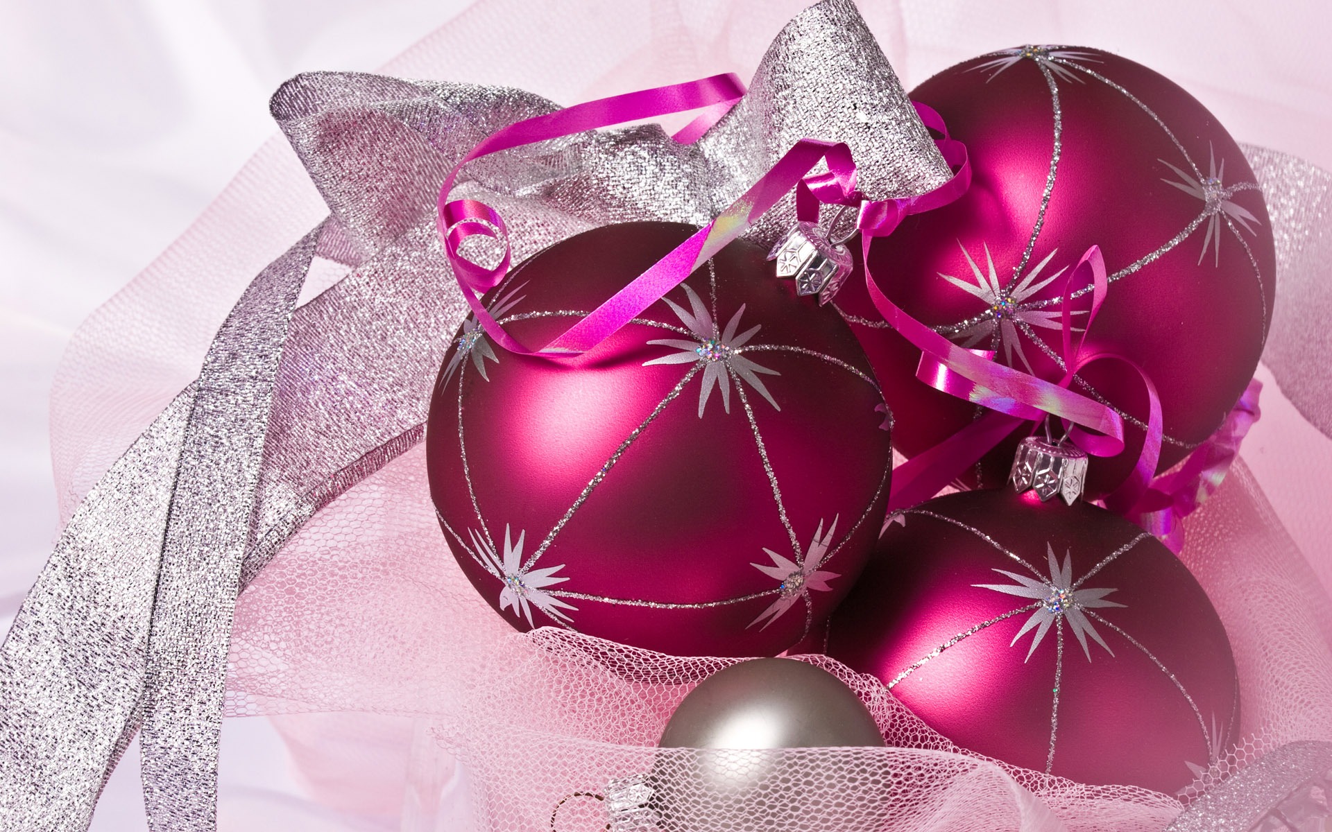 Christmas Balls Wallpaper