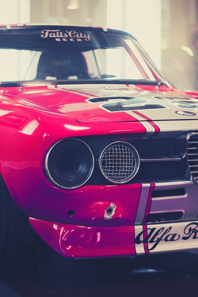 Classic Alfa Romeo Race Car iPhone Wallpaper