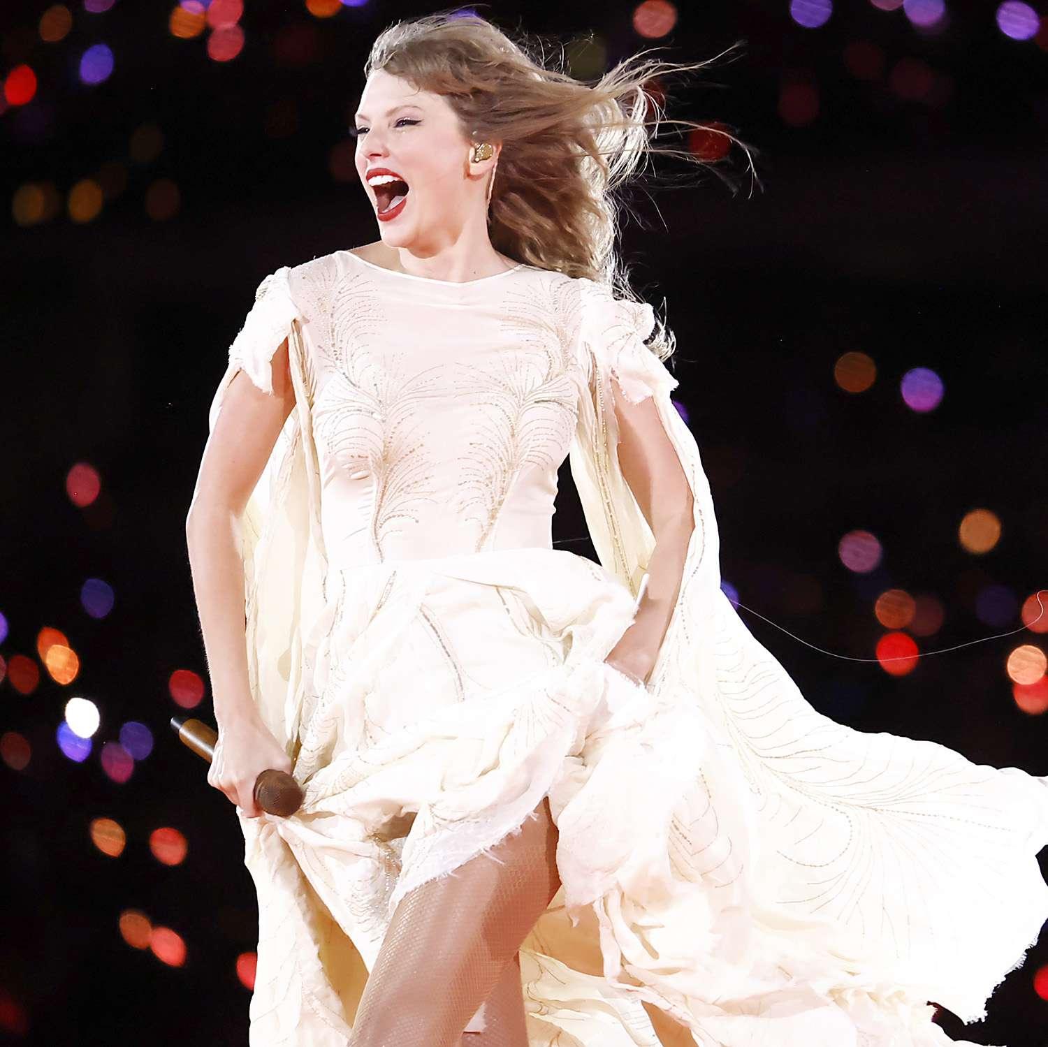 Star Tracks Taylor Swift Billie Eilish Billy Crystal Photos