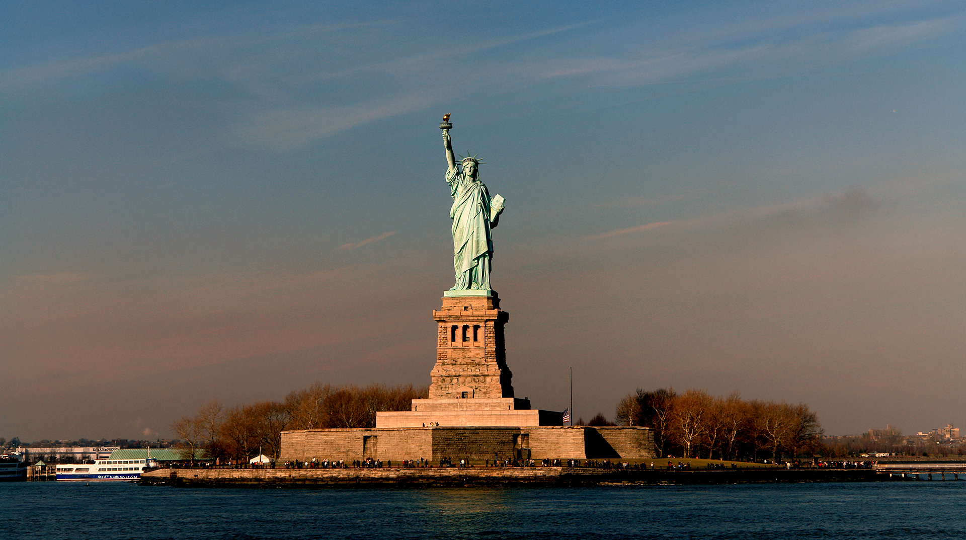 New York City Statue Of Liberty Wallpaper