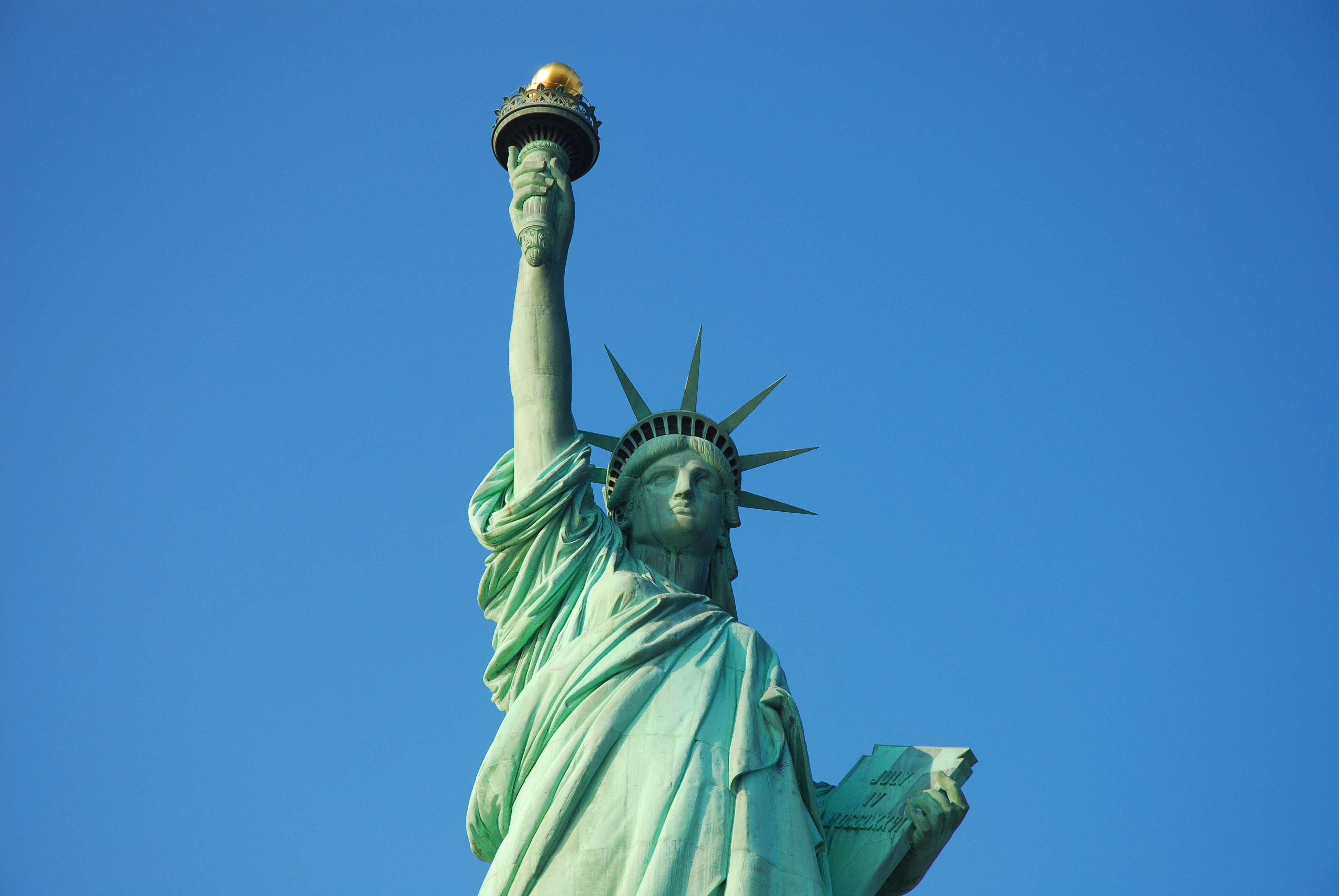 New York Statue Of Liberty Inside Wallpaper