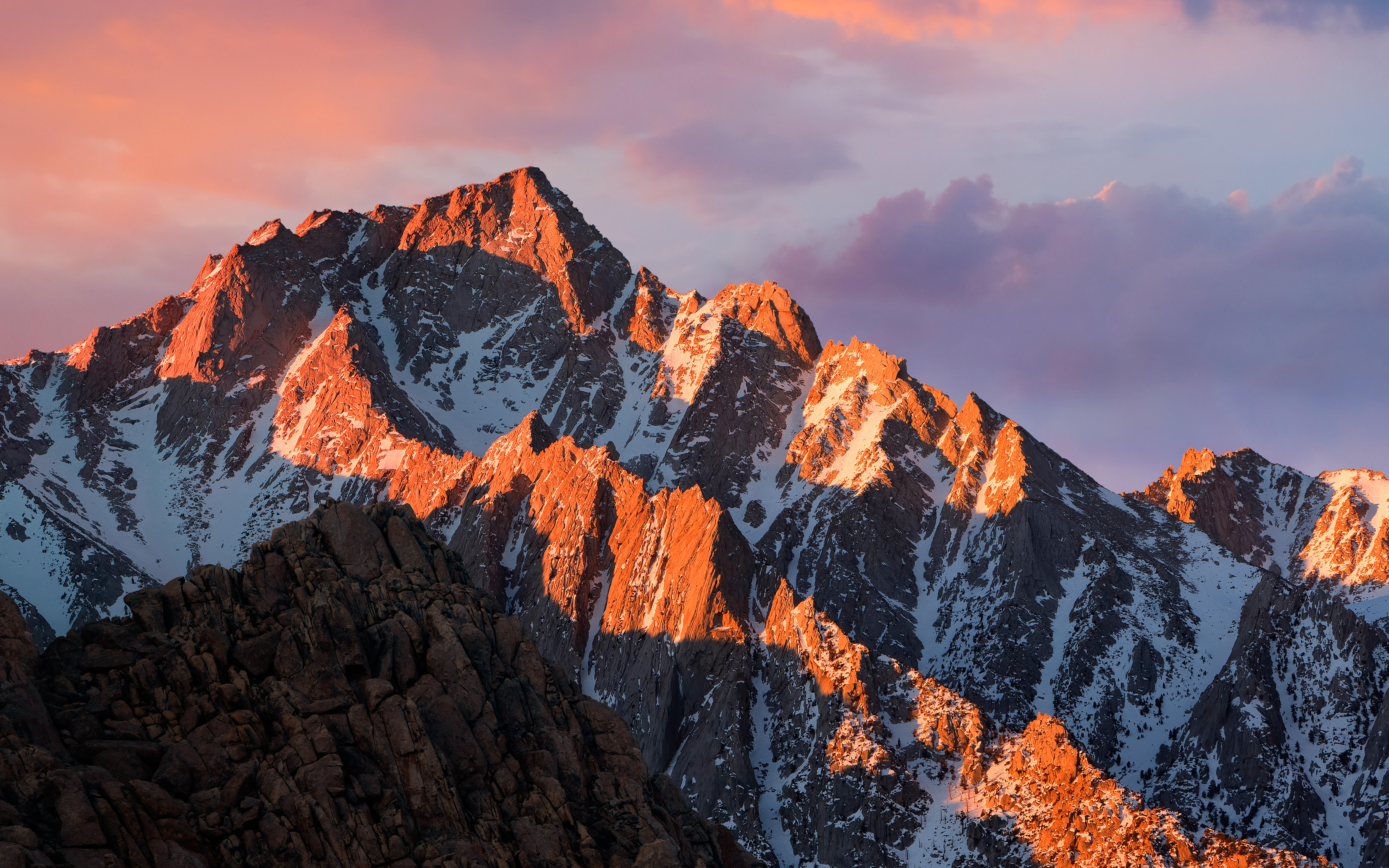 5K HD Wallpaper: Majestic Mountain Peaks at Sunset