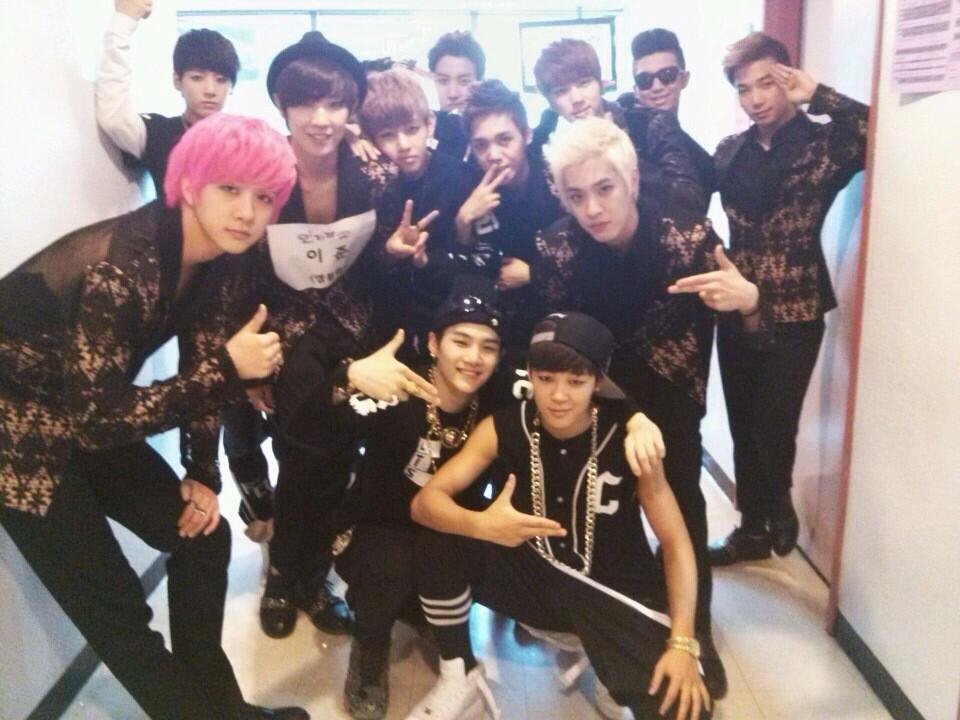 BTS and MBLAQ pose for a friendly photo allkpopcom 960x720