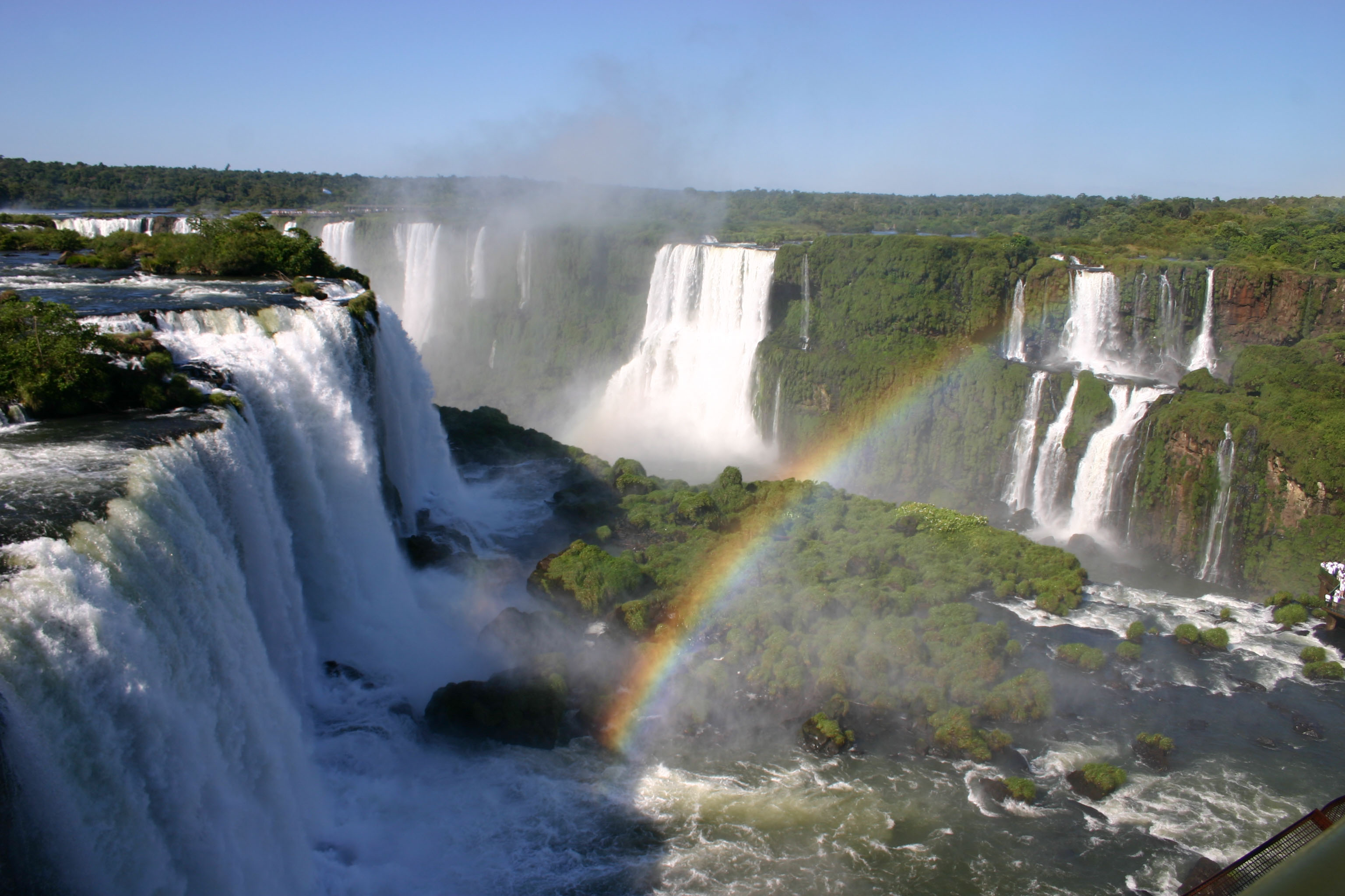 The Iguaz Falls Overflow In Flood Of Biblical Proportions Gizmodo