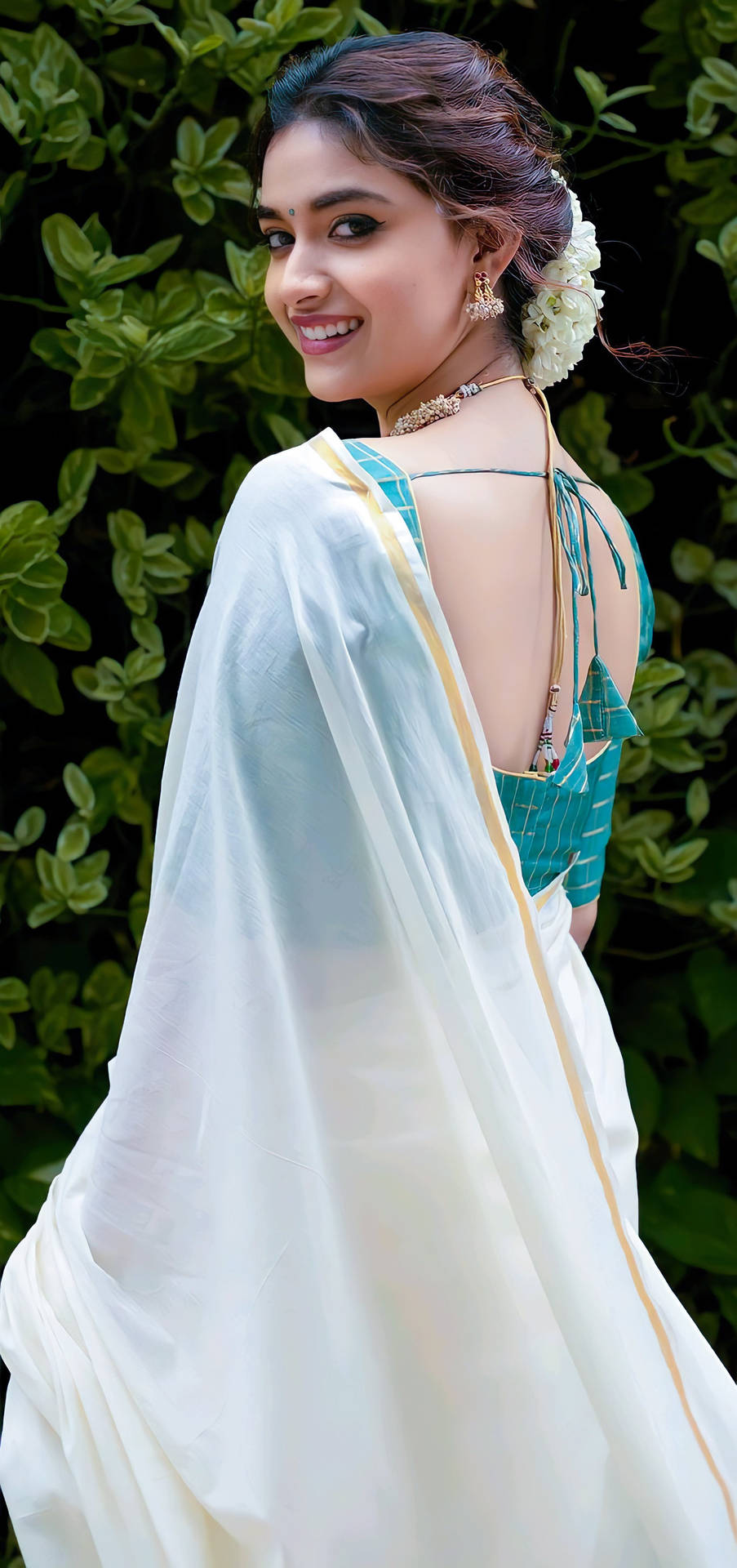 Keerthi Suresh White Sari Xd4xmcmnjlv149wa Wallpaper