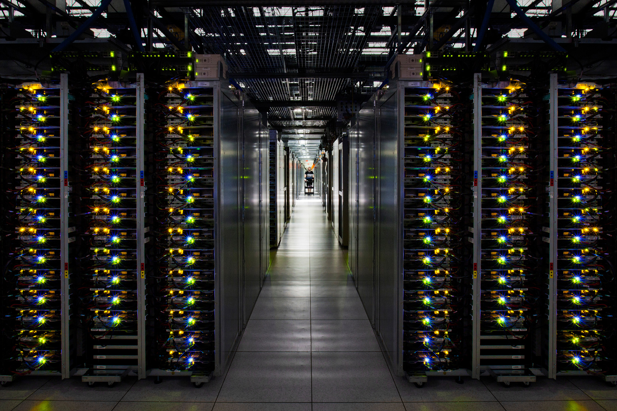 Inter Lives A Look Inside Google S Data Centers Technoblimp