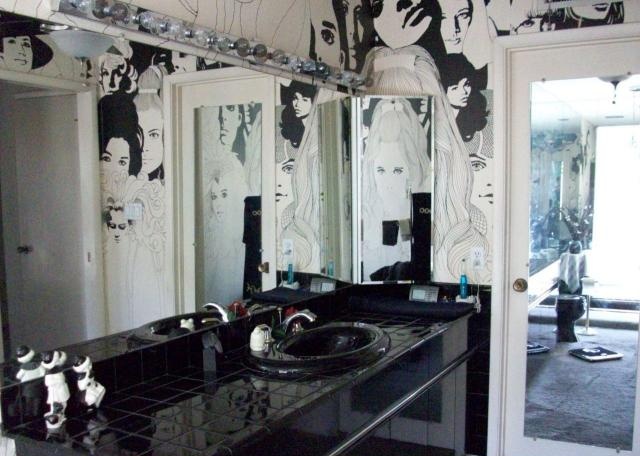 Ugly House Photos Blog Archive Wallpapered Bathrooms 640x456