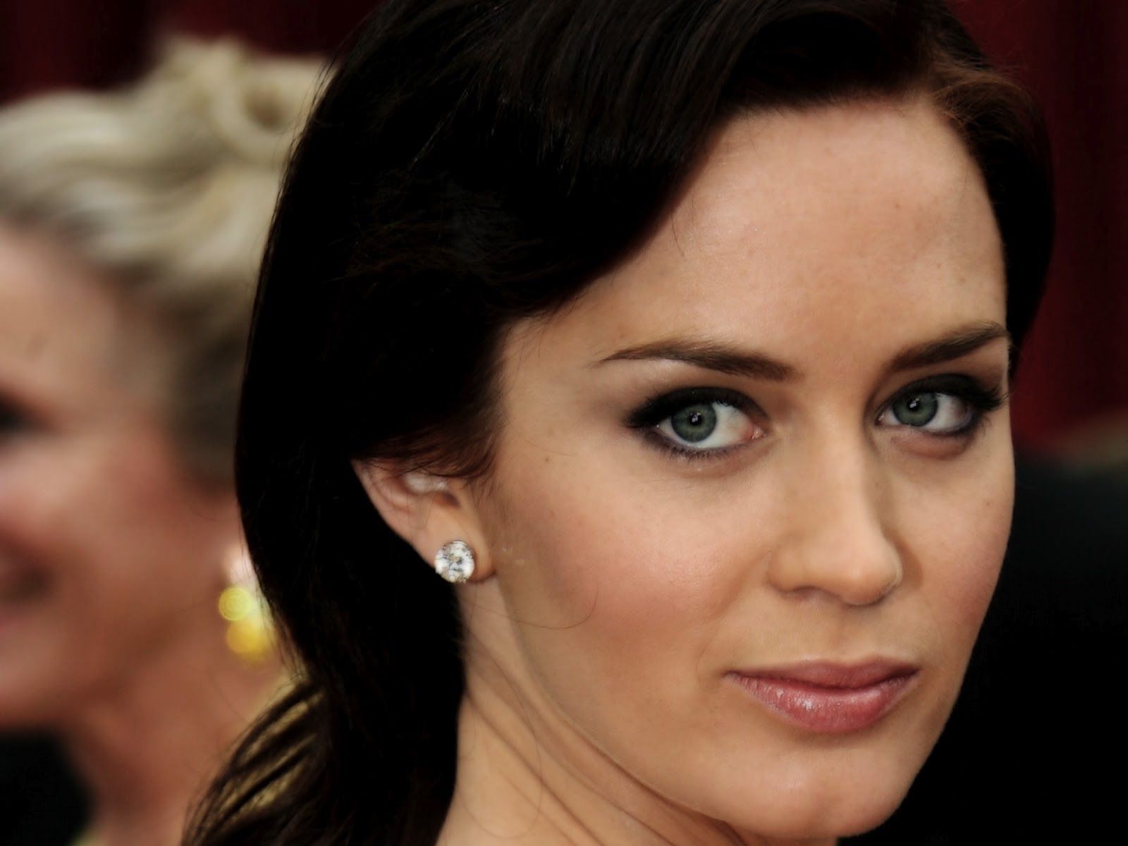 Emily Blunt HD Wallpaper Pictures