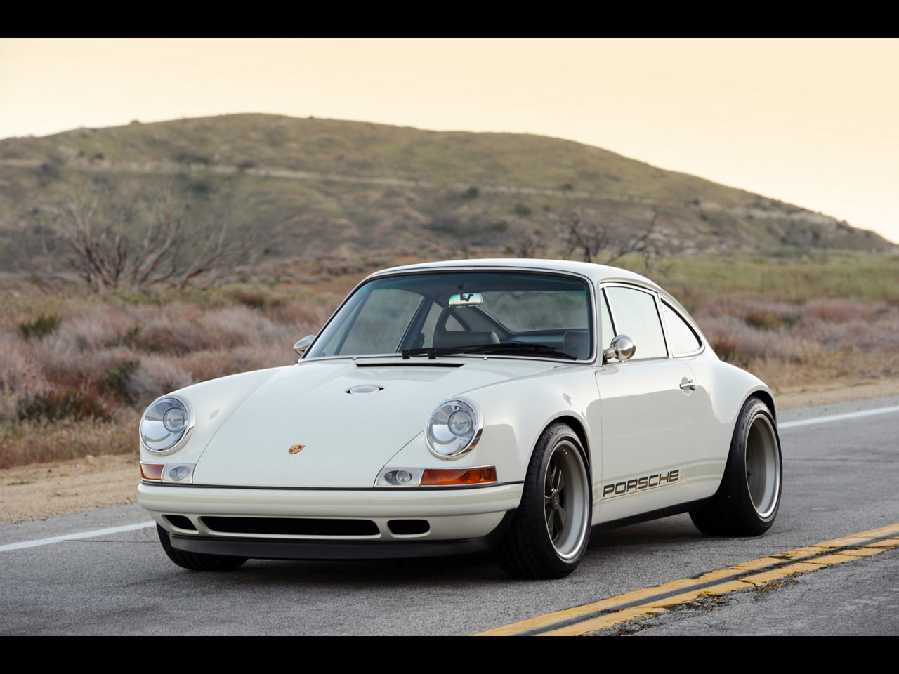 Singer Porsche White Front And Side Wallpaper