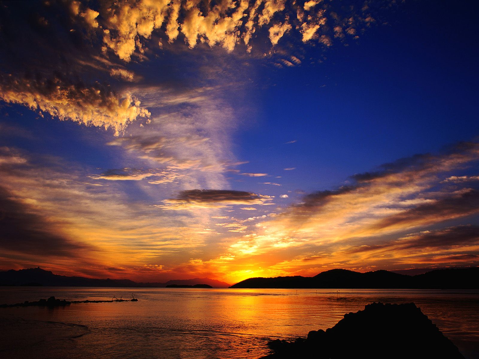 Amazing Sunset HD Desktop Wallpaper