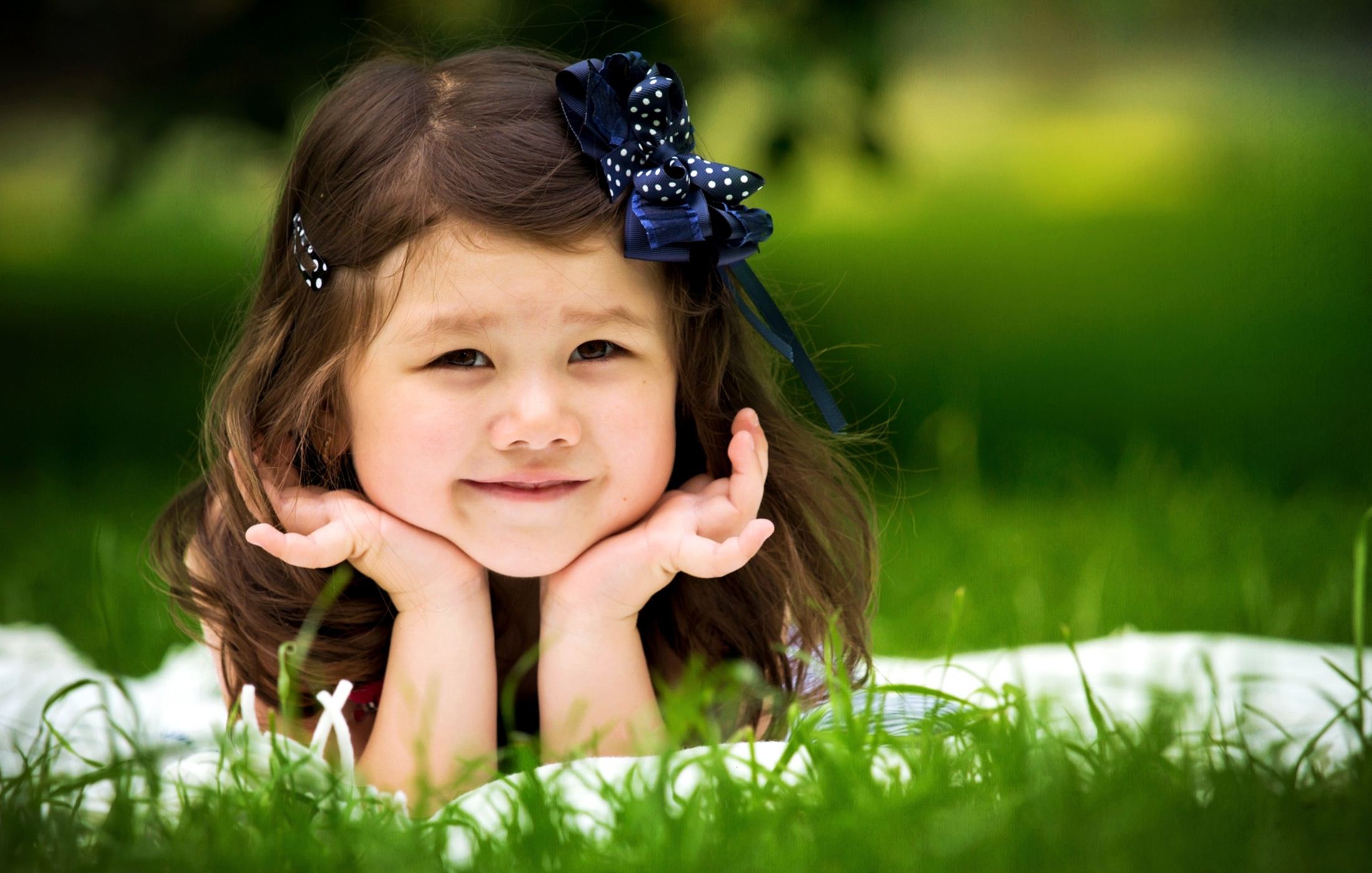 Smiling Child Girl Wallpaper Full HD Pictures 2200x1401