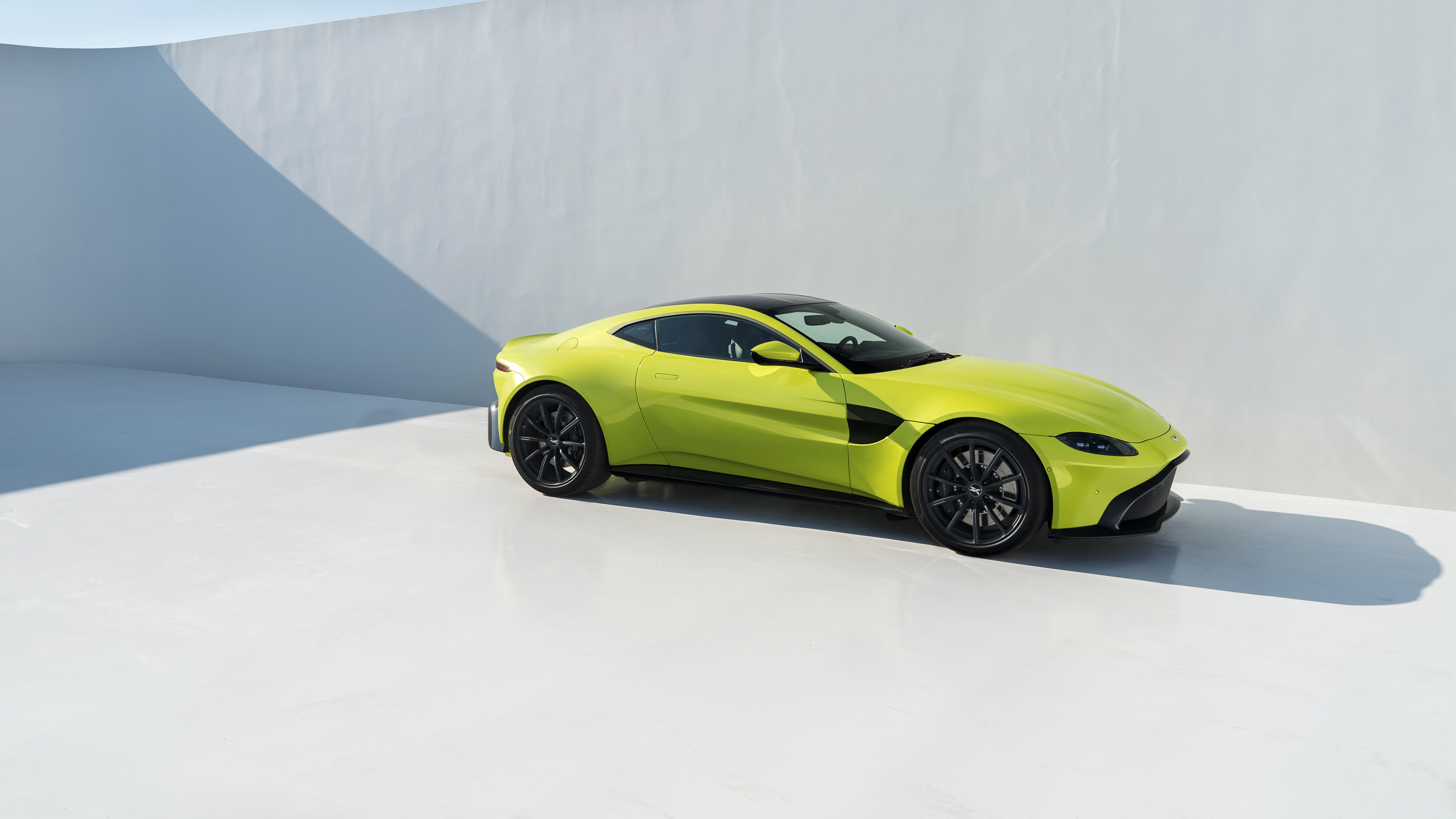 Aston Martin Vantage 4k Wallpaper HD Car Id