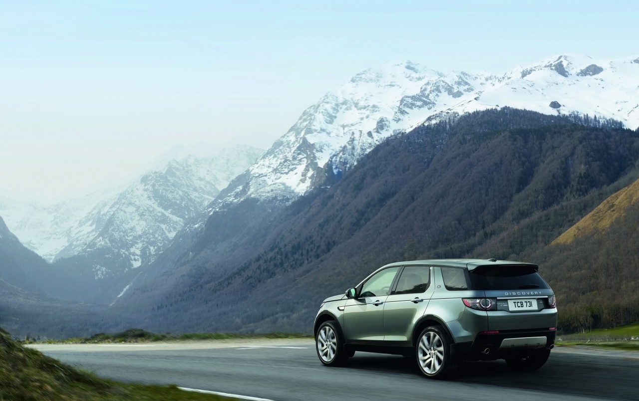 Land Rover Discovery Sport Motion Rear Angle Wallpaper