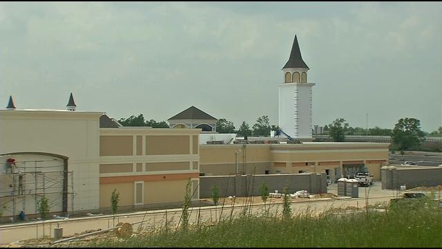 Outlet Shoppes of the Bluegrass prepares for influx of visitors   WDRB
