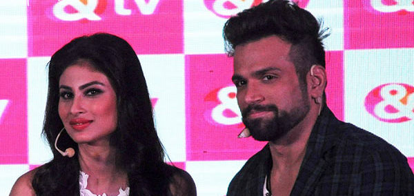 Rithvik Dhanjani Gives The Perfect Answer To His Slap Gate With Mouni