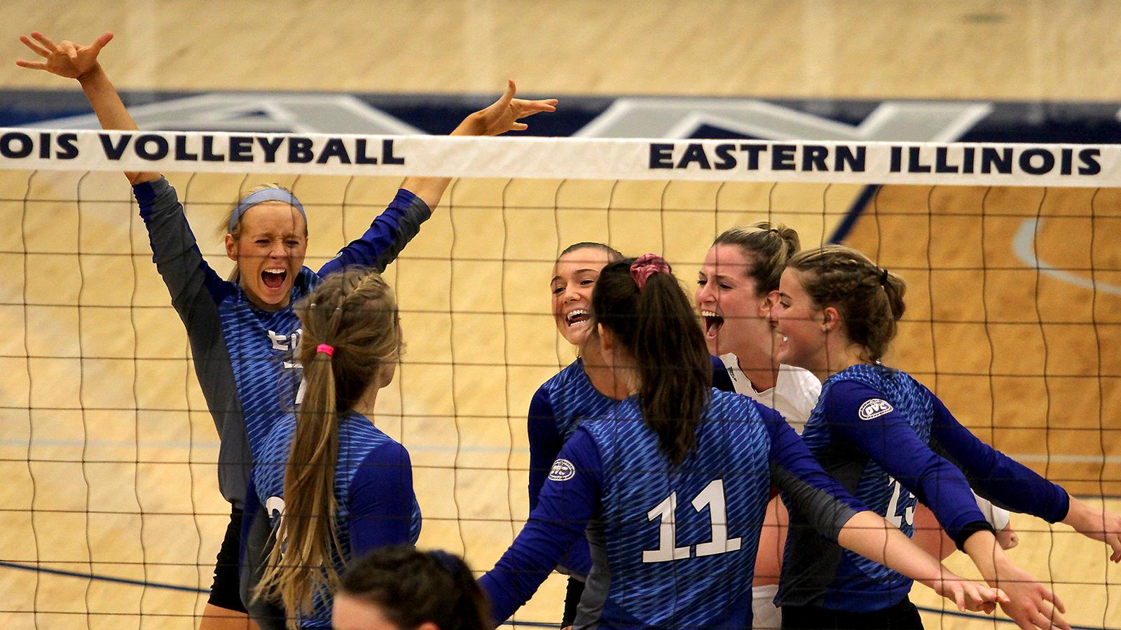 Volleyball Sweeps Morehead State Eastern Illinois University