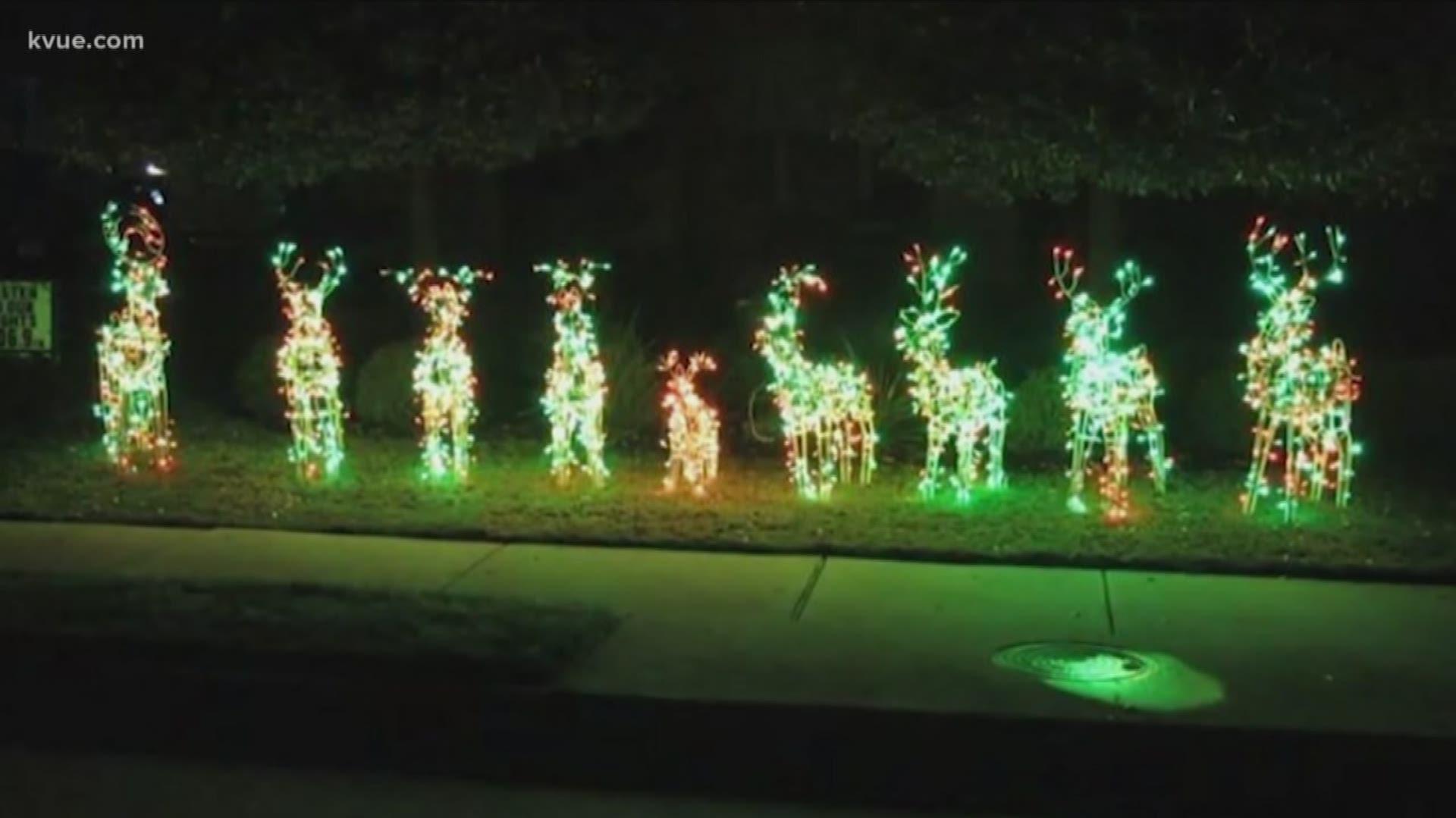 Coronavirus In Austin Homes Light Up With Christmas Lights Kvue