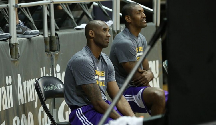 Peace Russell Young Entre Los Tocados De Lakers Angeles