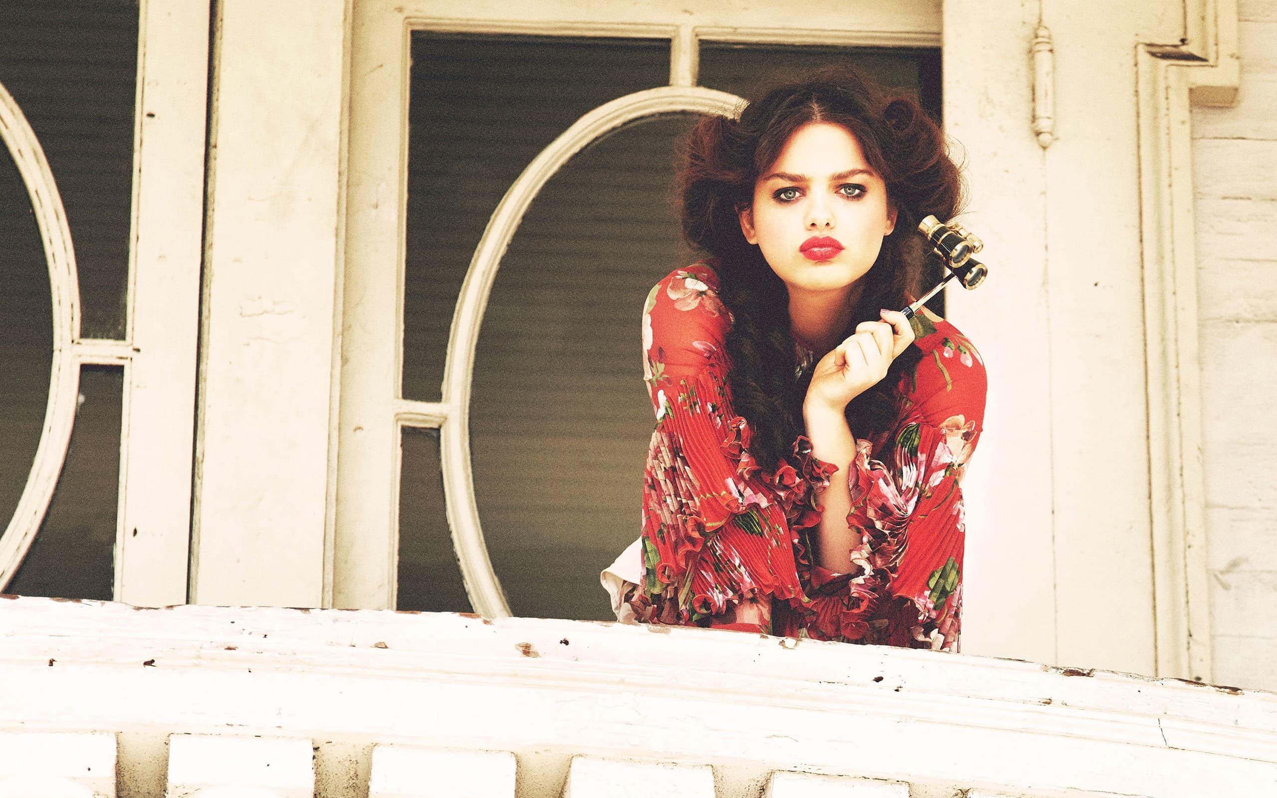 Odeya Rush HD Wallpaper