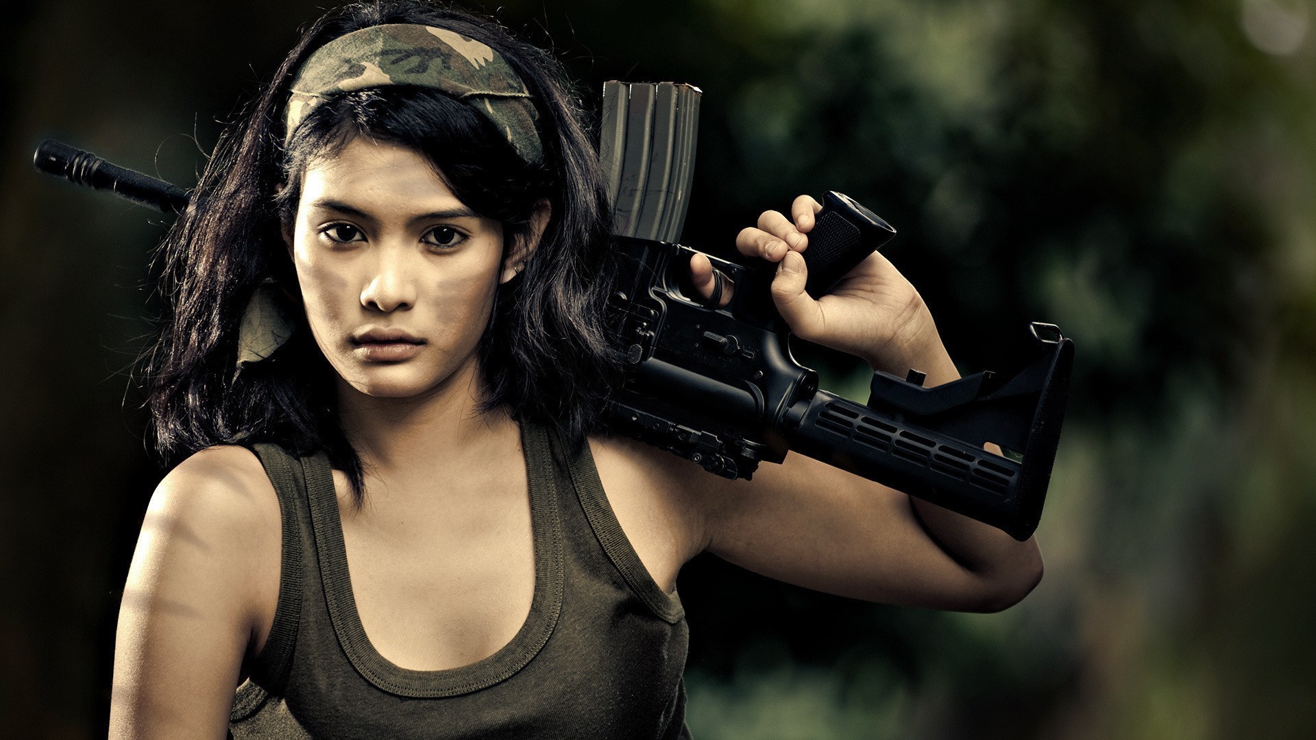 Army Girl With Gun HD Wallpaper New