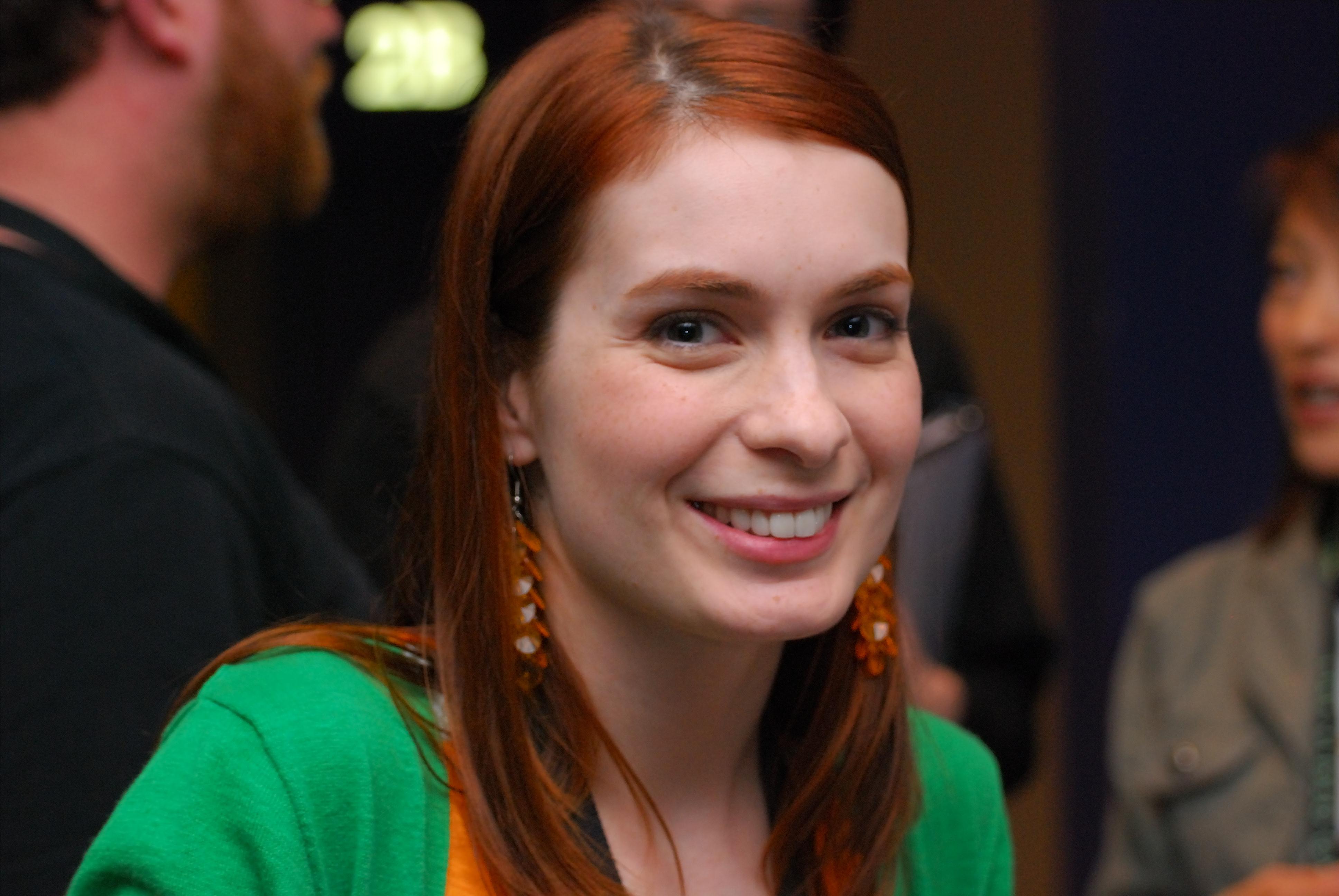 are viewing felicia day hd wallpaper color palette tags felicia day
