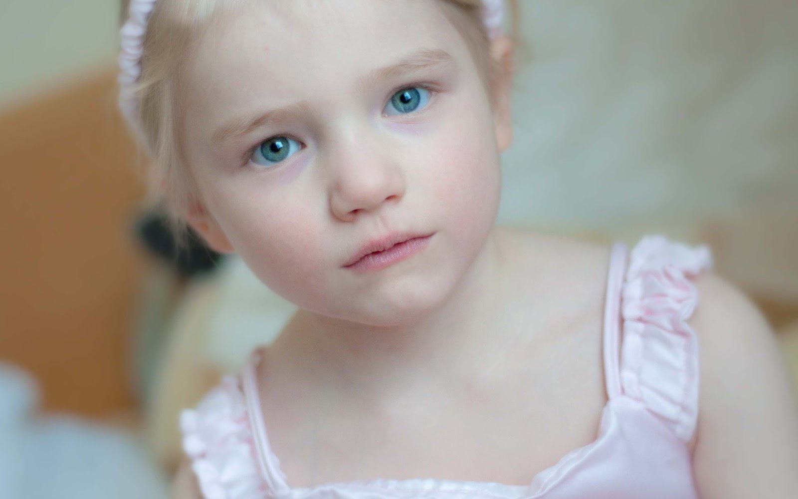 Cute Little Blue Eyes Princess HD Wallpaper Babies