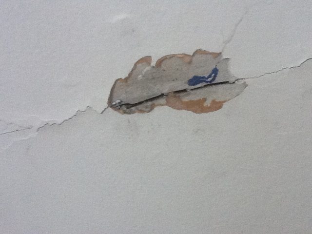 walls   How can I tell if I have rock or wood lath plaster and is