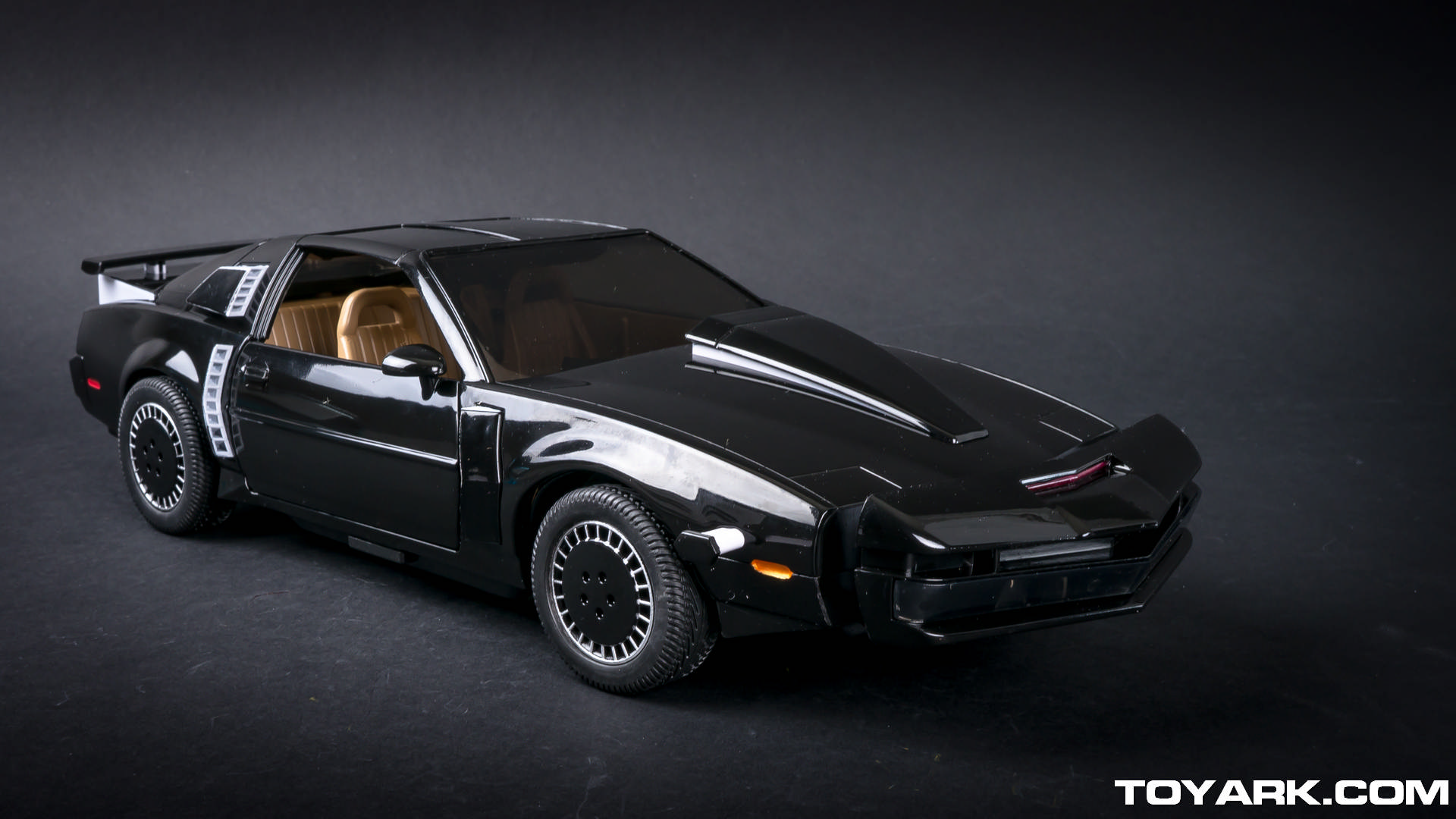 Knight Rider Kitt Super Pursuit Mode 15th Scale Photo Shoot The