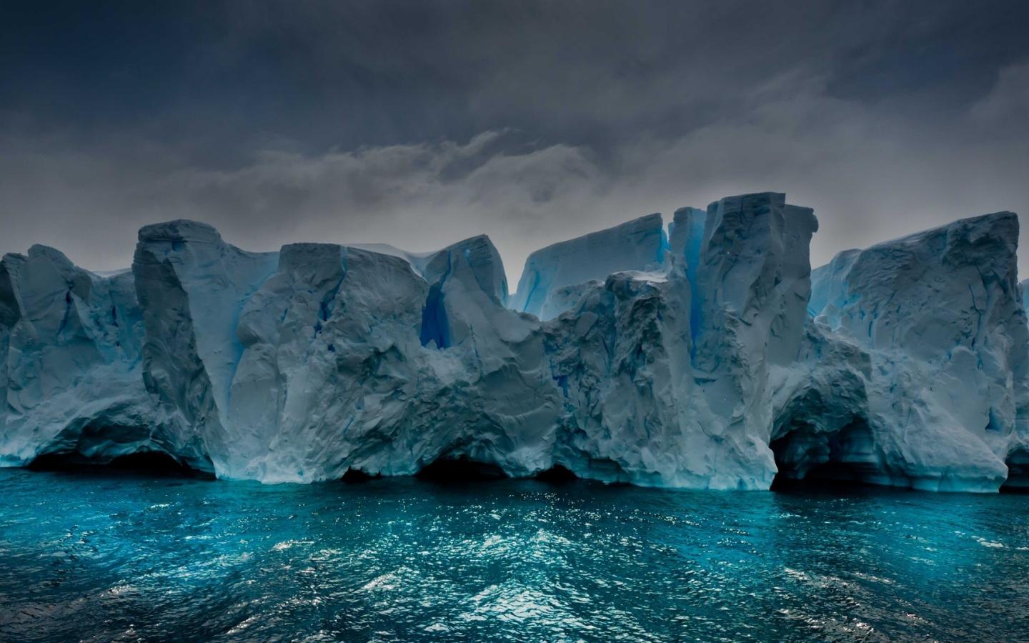 Dawn Dark Cold Antarctica Iceberg Sea Oceanscape Wallpaper