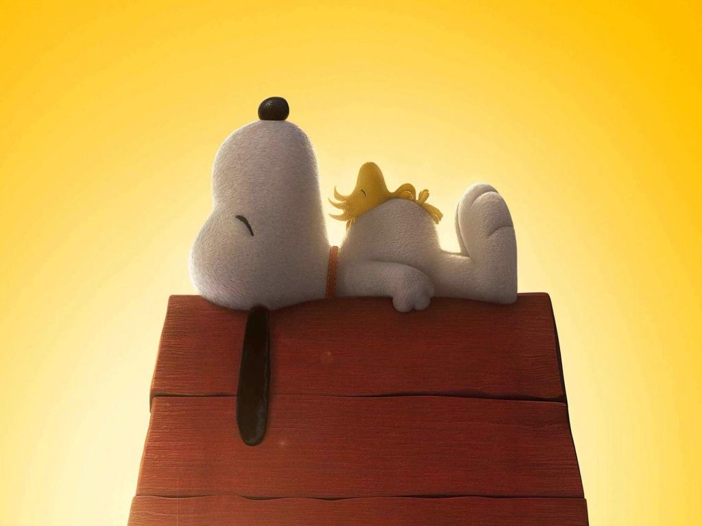 Snoopy and Woodstock relaxing on Snoopy's doghouse in a 4K wallpaper