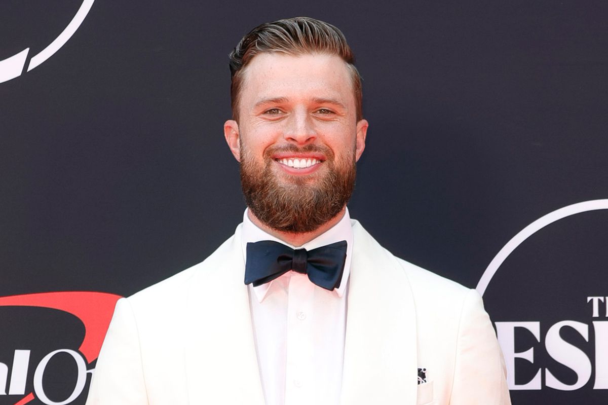 Harrison Butker Steps Out Solo On The Espy Awards Red Carpet Wallpaper