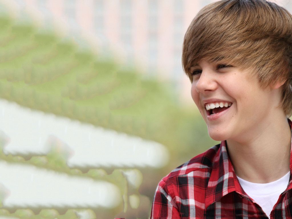 Cute And Handsome Justin Bieber HD Desktop Wallpaper