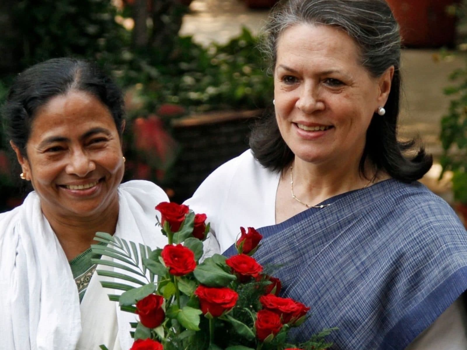 Mamata Proposes Congress Disposes Flexible Sonia Shows Party