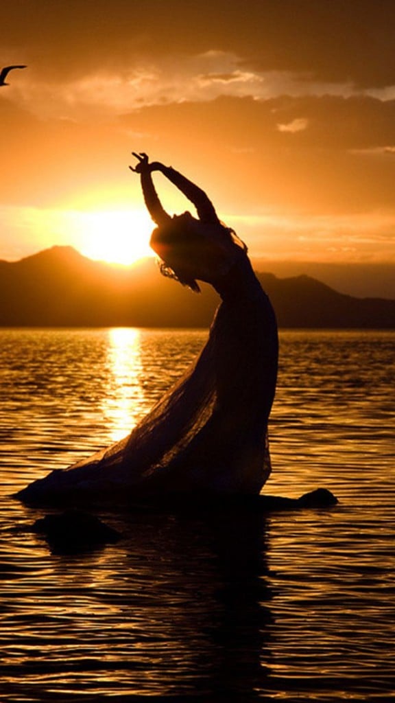 Female Dancer Silhouette Wallpaper   Free iPhone Wallpapers