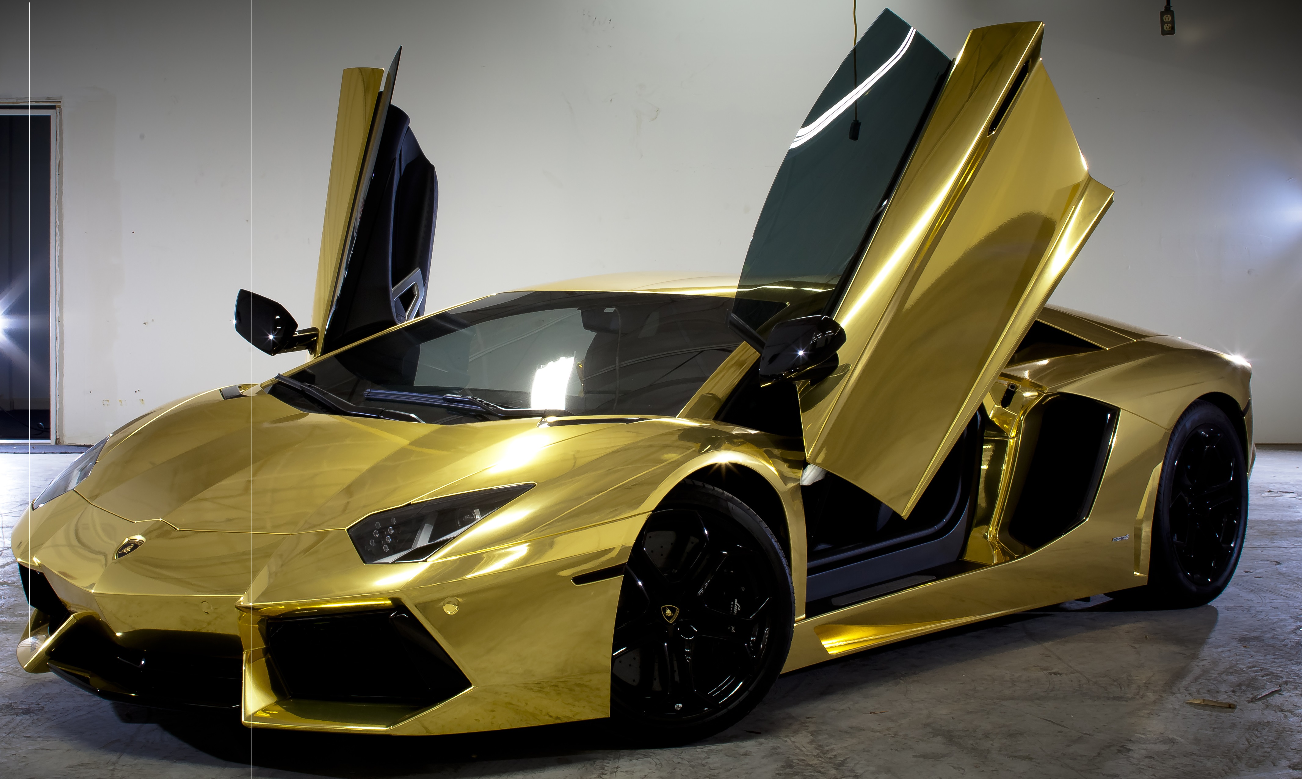 HD Gold Lamborghini Wallpaper