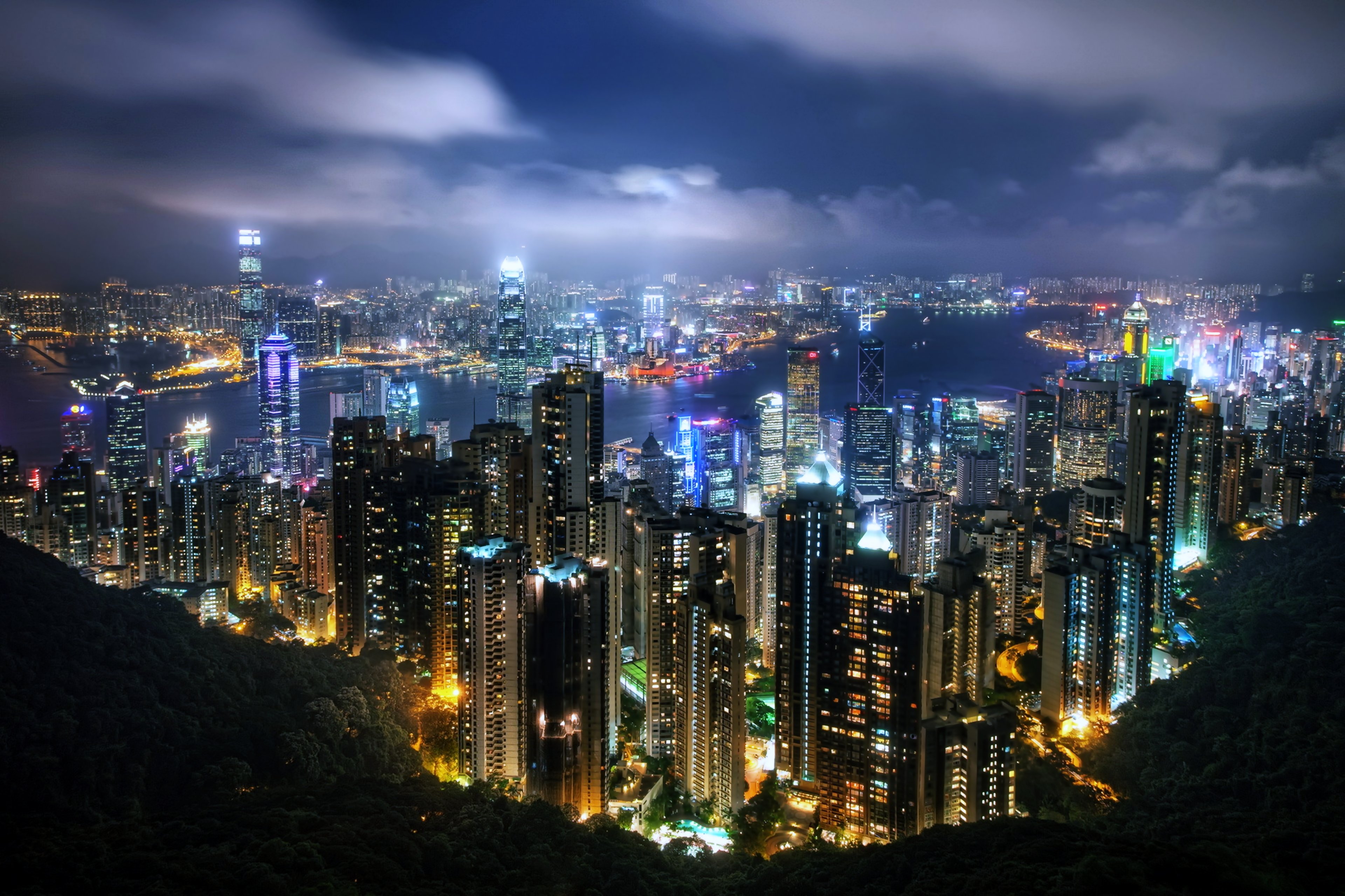 Hong Kong China Noch Nebo Boats Buildings Burj City