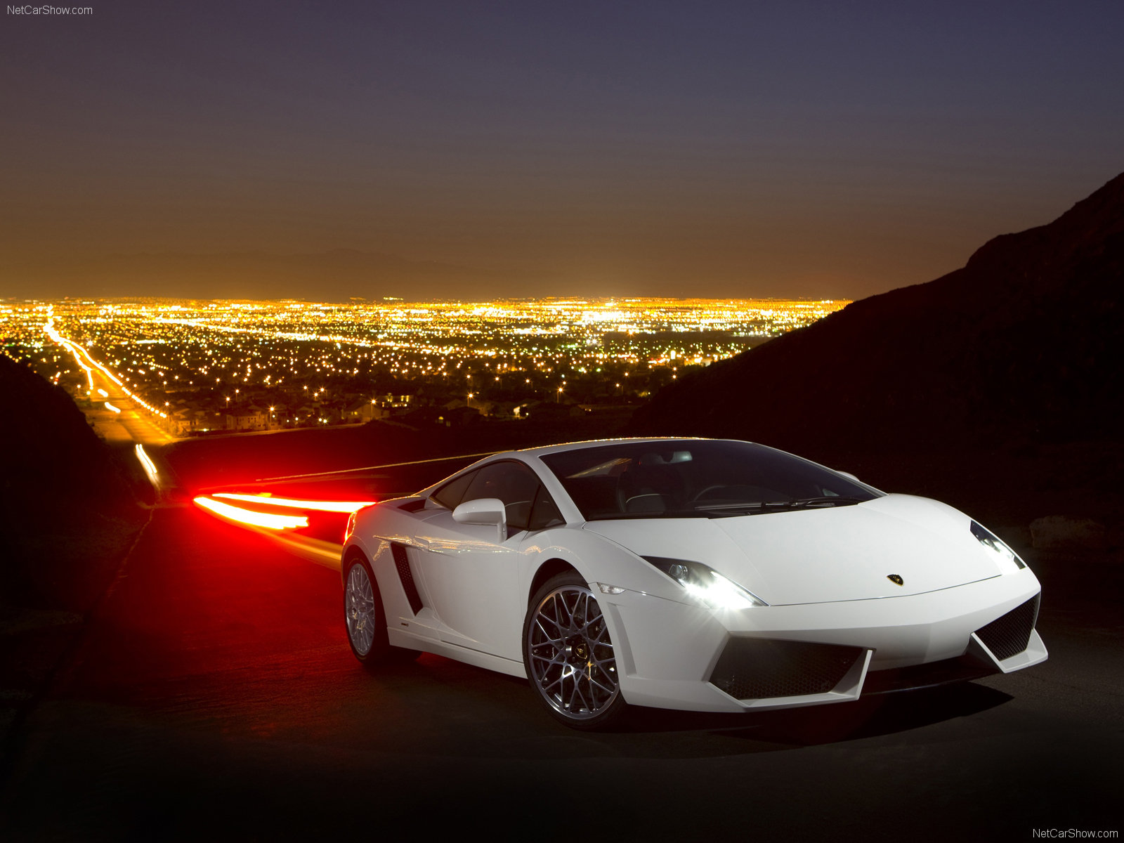 Lamborghini White HD Wallpaper