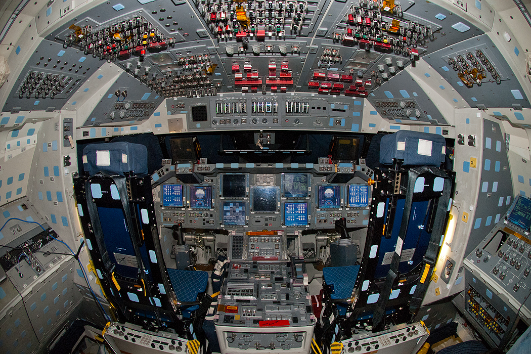 Flight Deck Of The Space Shuttle Discovery Photos