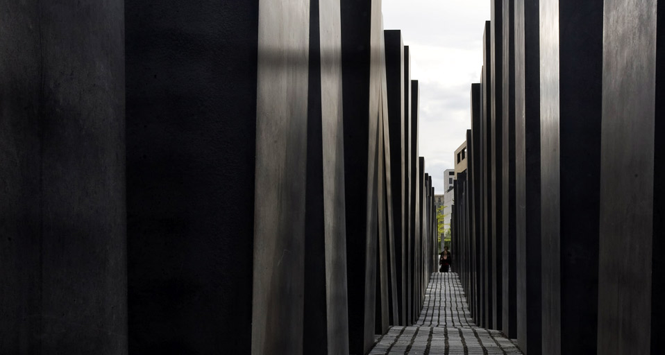 Holocaust Memorial Day A Through The Walkways At